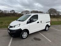 NISSAN NV200