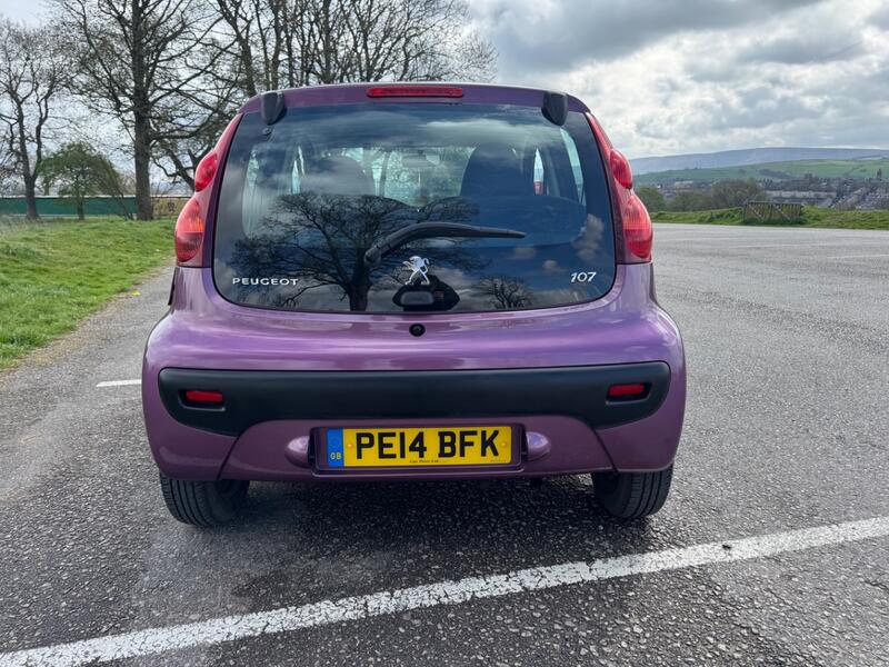 PEUGEOT 107
