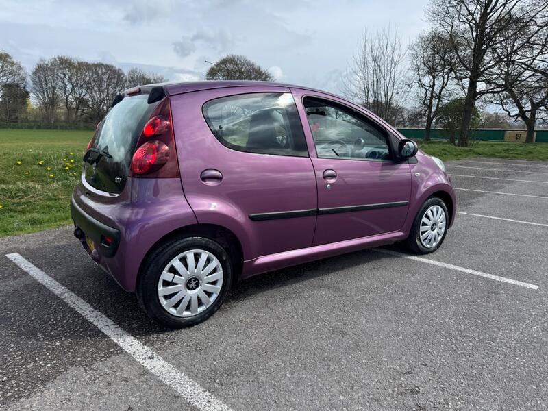 PEUGEOT 107