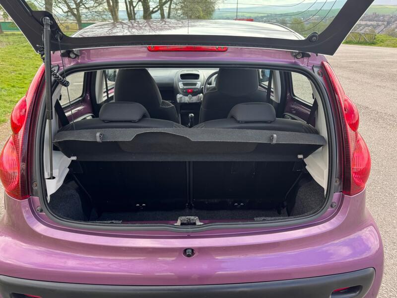 PEUGEOT 107