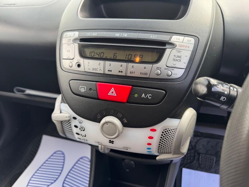 PEUGEOT 107