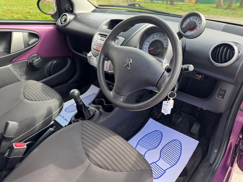 PEUGEOT 107
