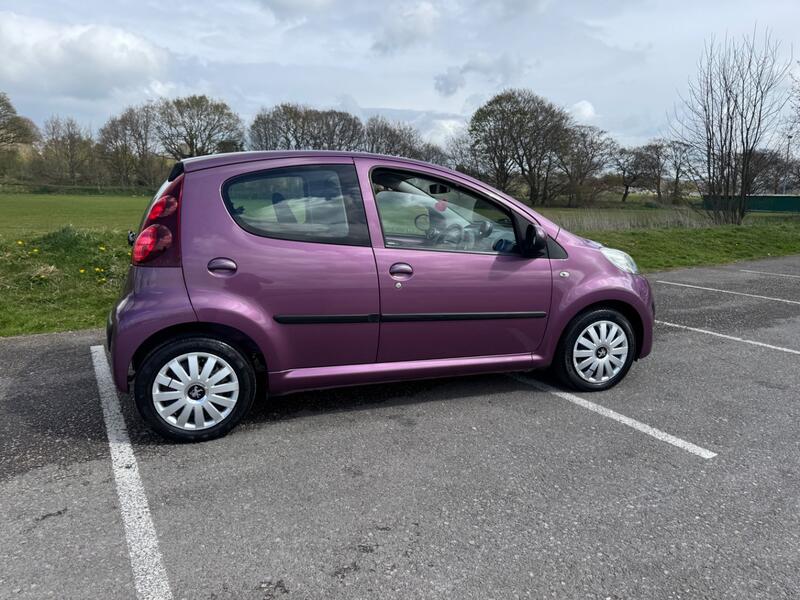 PEUGEOT 107