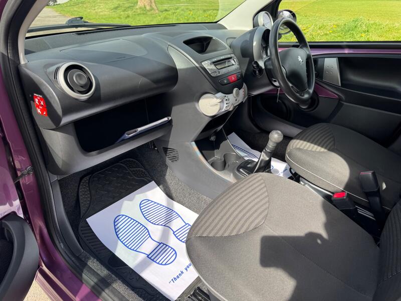 PEUGEOT 107