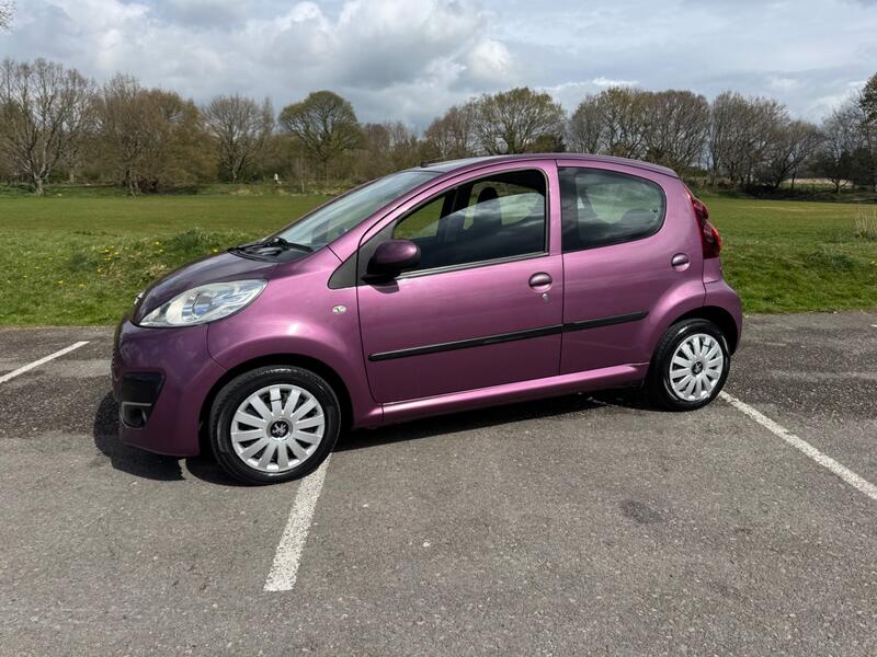 PEUGEOT 107